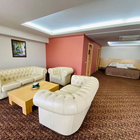 Hotel Zenica Bagian luar foto