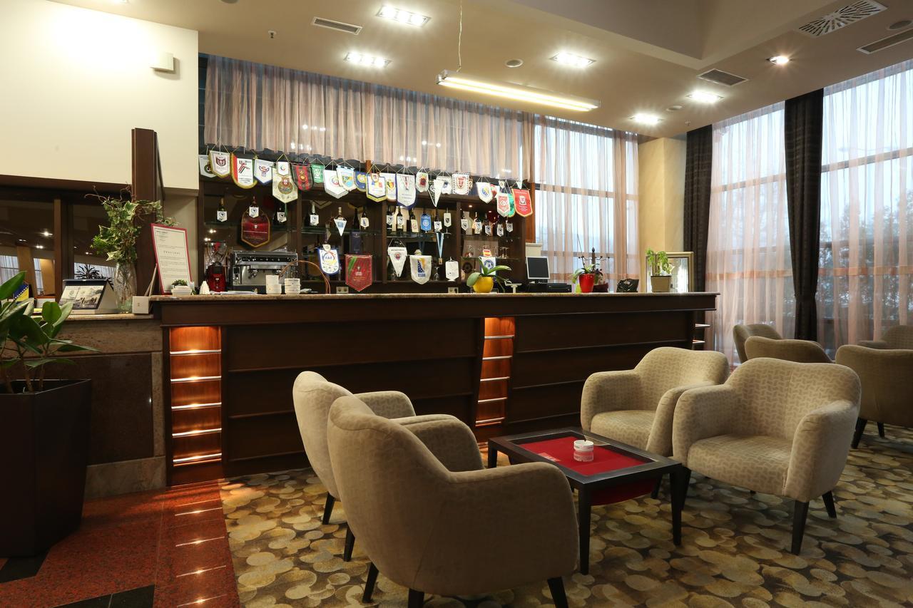 Hotel Zenica Bagian luar foto