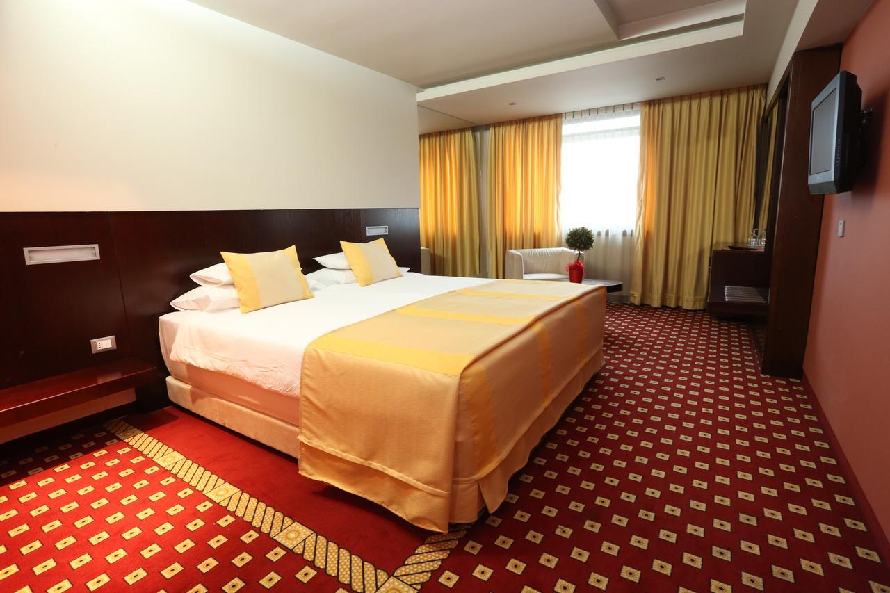 Hotel Zenica Bagian luar foto