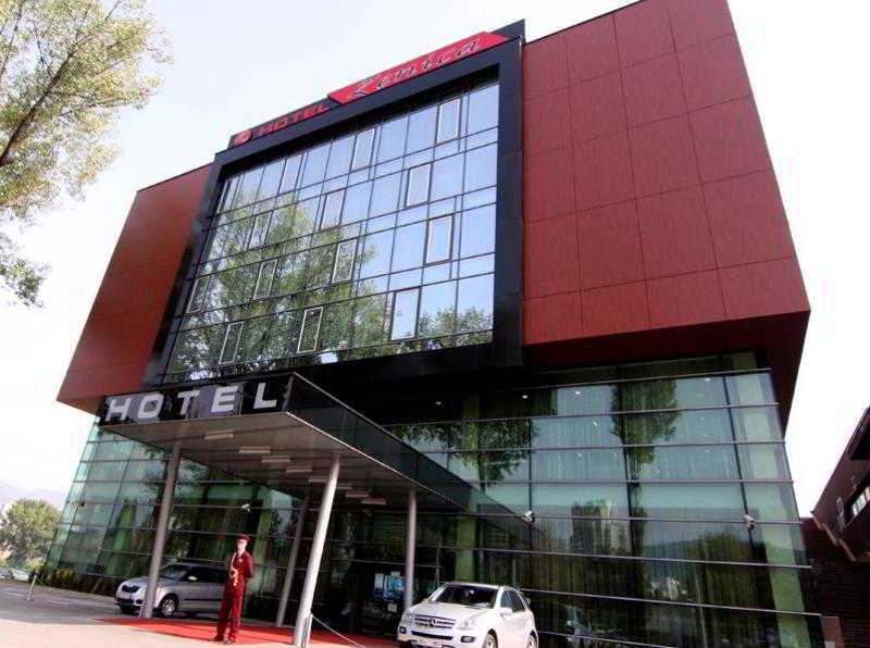 Hotel Zenica Bagian luar foto